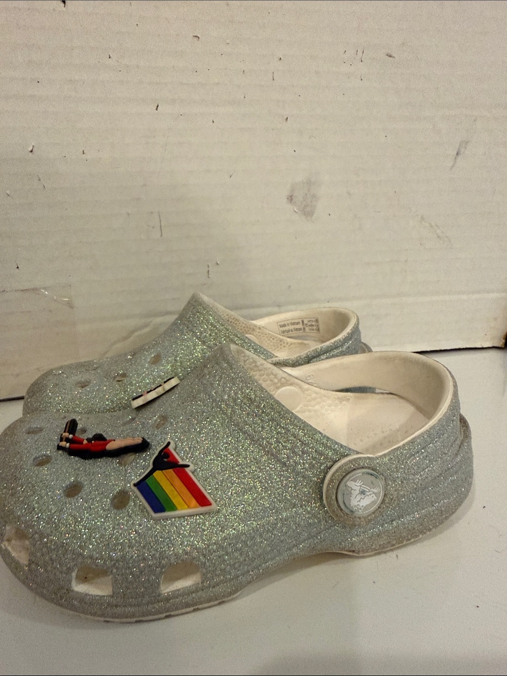 CROCS Kids Sparkle Clogs with Rainbow & Gymnastic Charms - Silver ( sz 10)